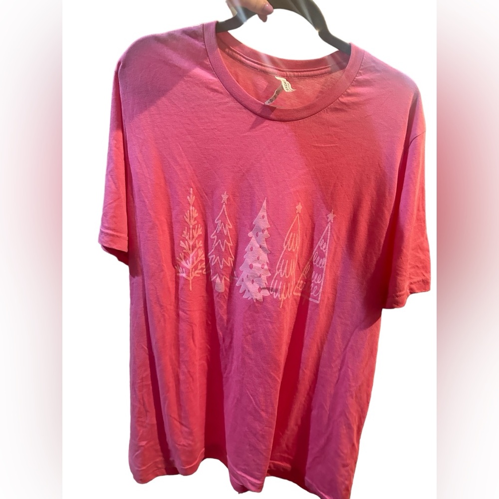 CHRISTMAS TSHIRT SIZE 2XL Pink Christmas trees